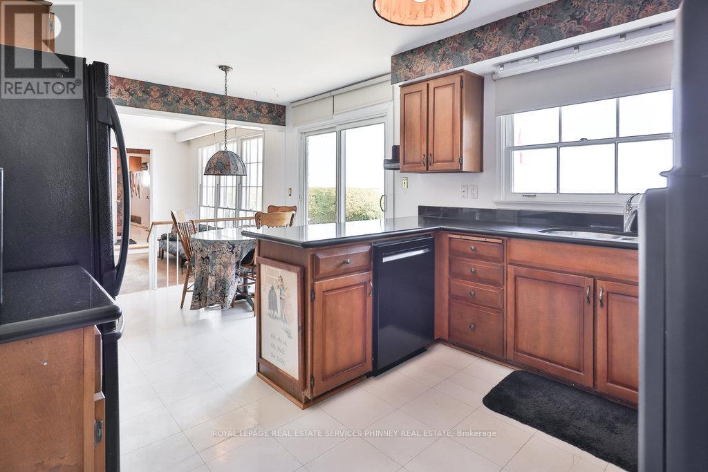 












1460 WATERSEDGE ROAD

,
Mississauga,




Ontario
L5J1A4

