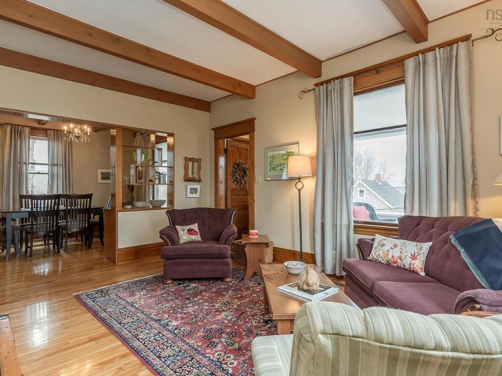 












220 Alexander Street

,
Windsor,




NS
B0N 2T0

