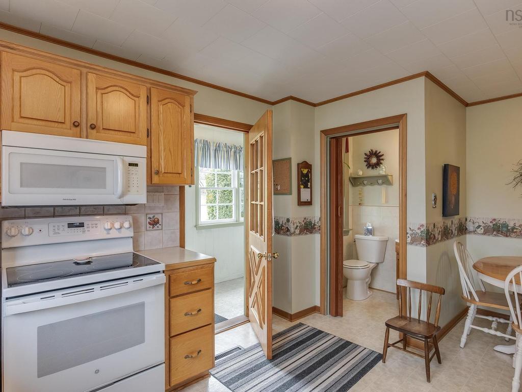 












220 Alexander Street

,
Windsor,




NS
B0N 2T0

