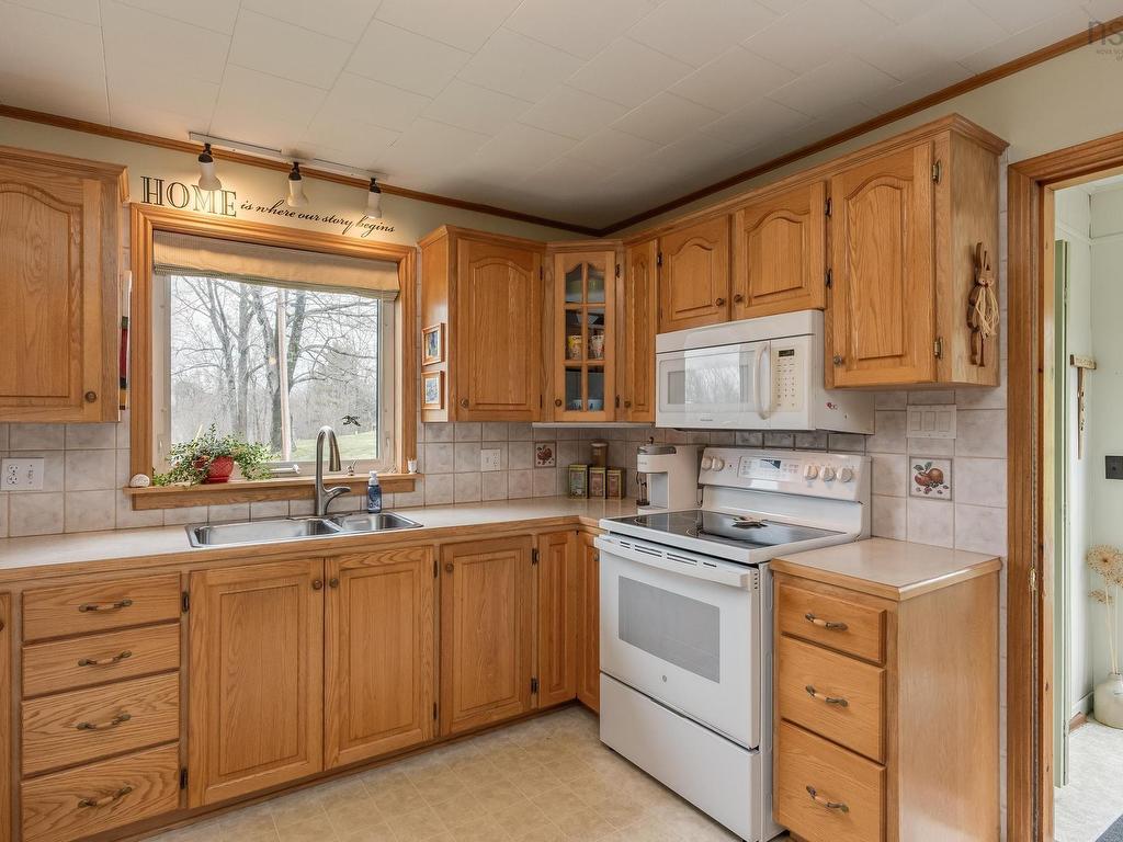 












220 Alexander Street

,
Windsor,




NS
B0N 2T0

