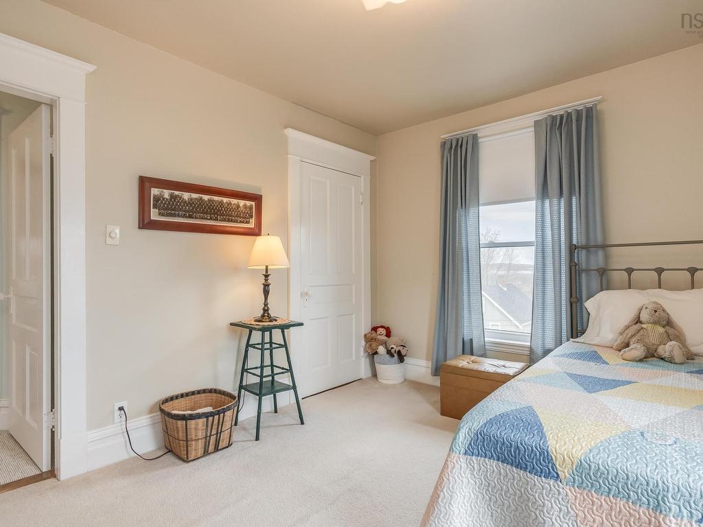 












220 Alexander Street

,
Windsor,




NS
B0N 2T0


