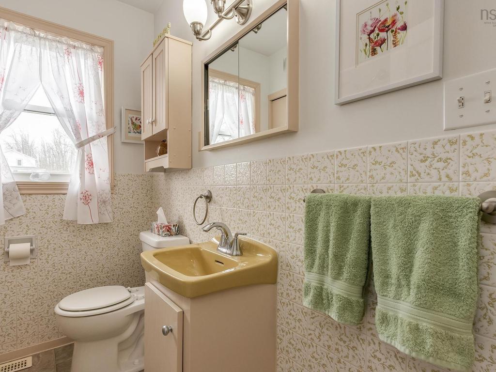 












220 Alexander Street

,
Windsor,




NS
B0N 2T0

