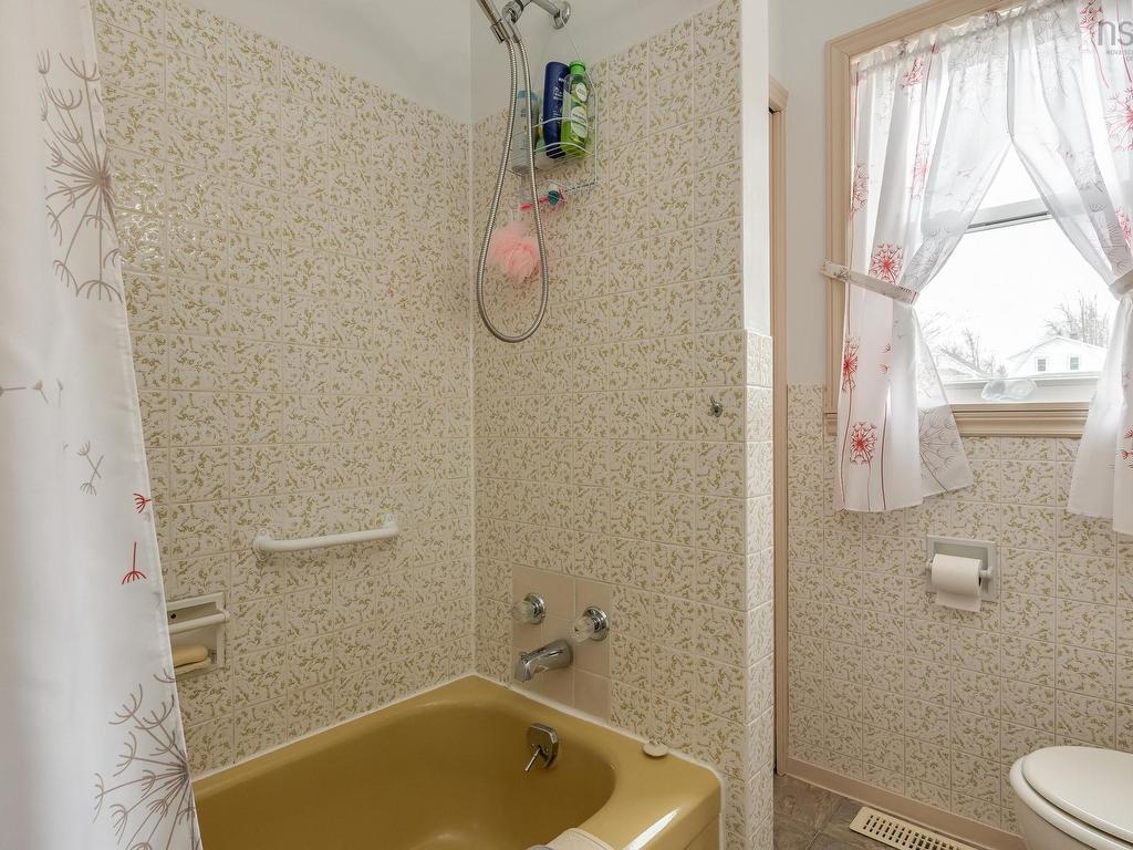 












220 Alexander Street

,
Windsor,




NS
B0N 2T0

