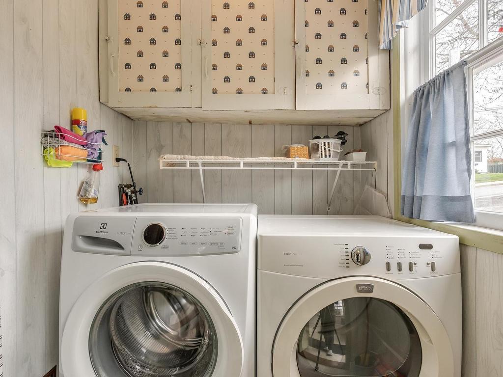 












220 Alexander Street

,
Windsor,




NS
B0N 2T0

