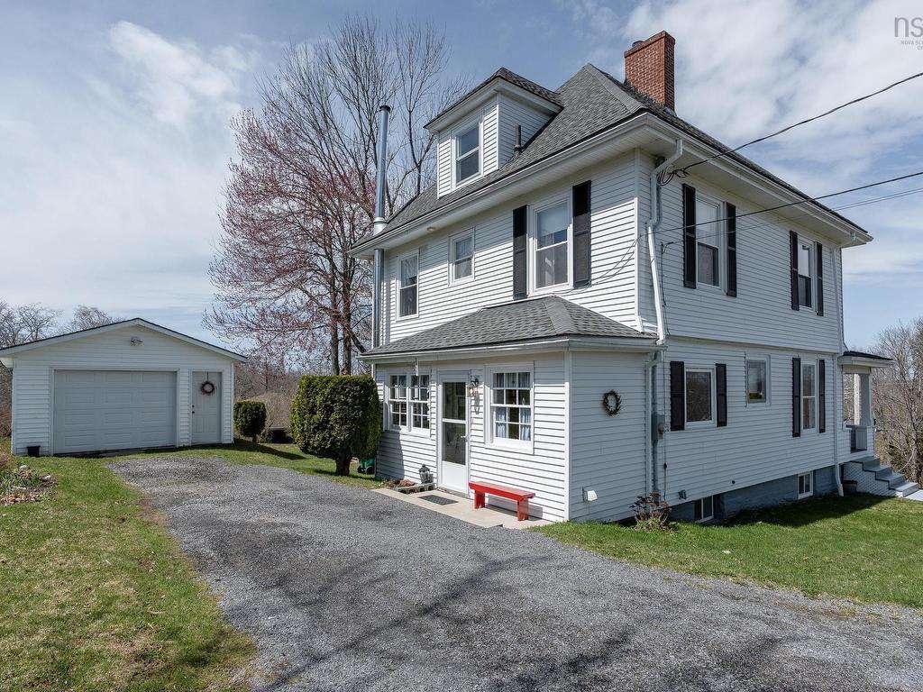 












220 Alexander Street

,
Windsor,




NS
B0N 2T0

