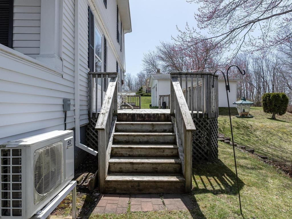 












220 Alexander Street

,
Windsor,




NS
B0N 2T0

