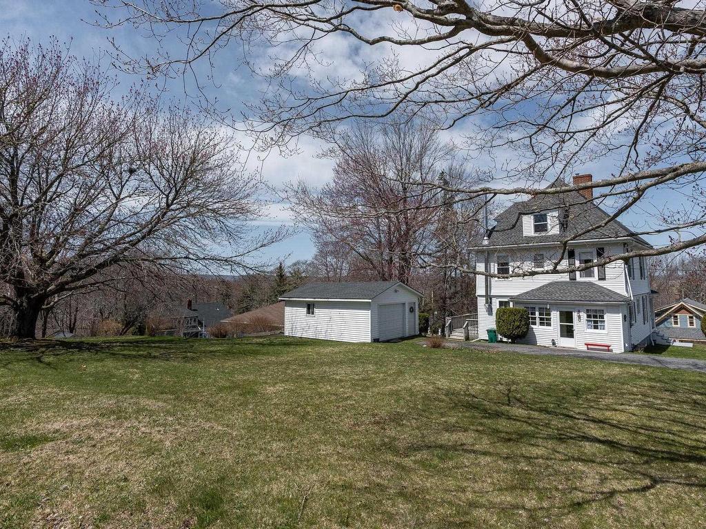 












220 Alexander Street

,
Windsor,




NS
B0N 2T0

