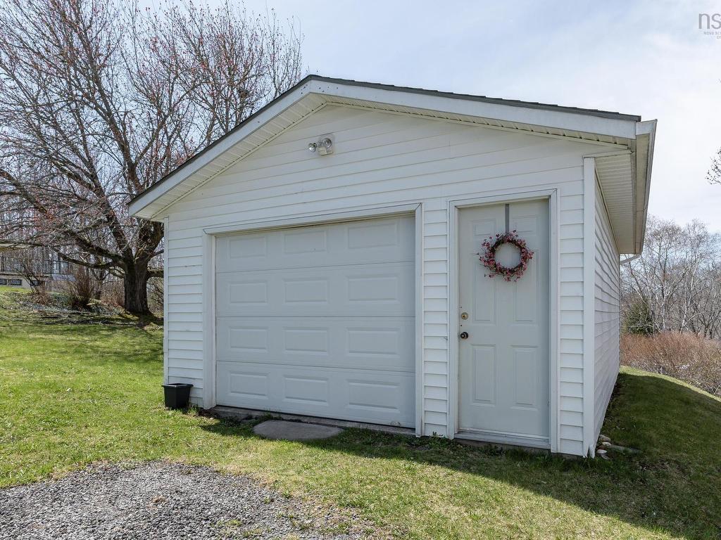 












220 Alexander Street

,
Windsor,




NS
B0N 2T0

