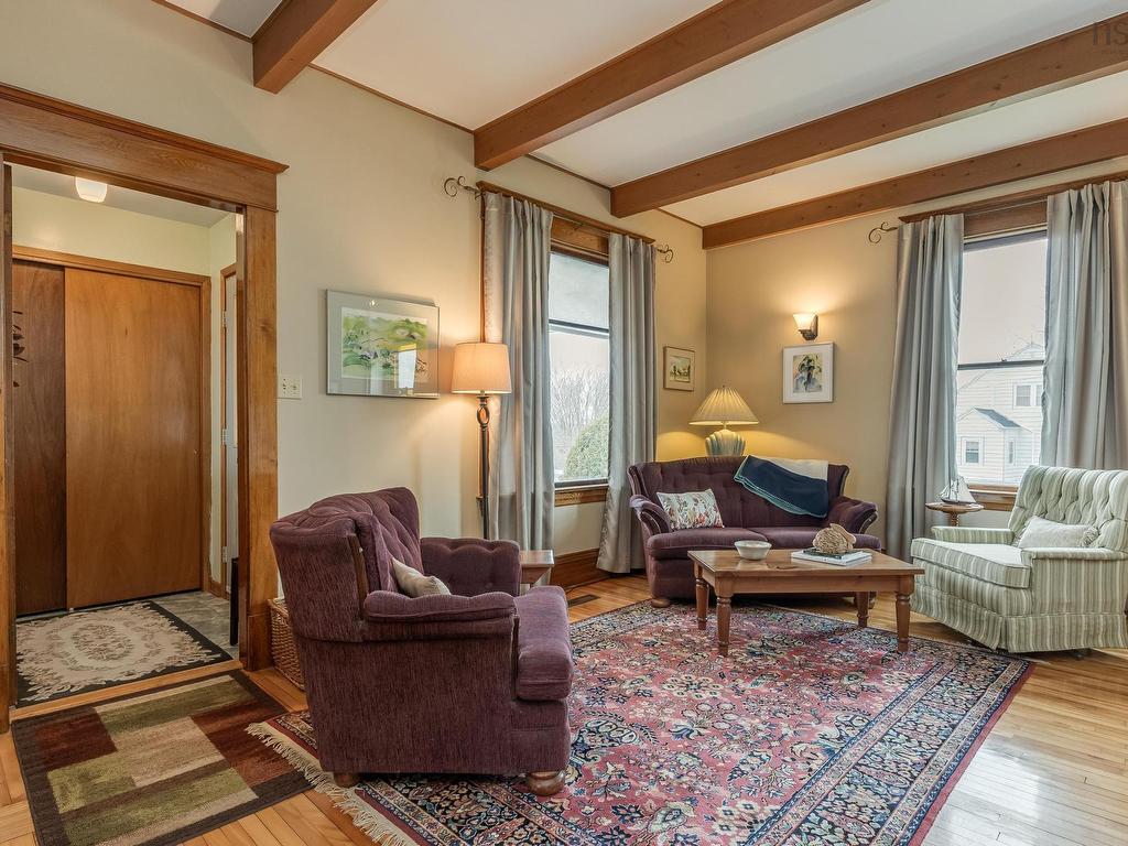 












220 Alexander Street

,
Windsor,




NS
B0N 2T0

