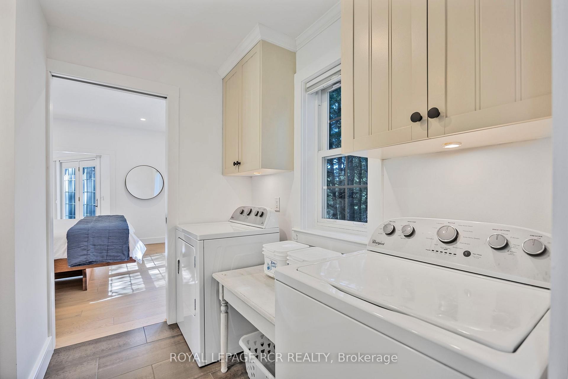 









428510


25th

Side Road,
Mono,




ON
L9V 1G4

