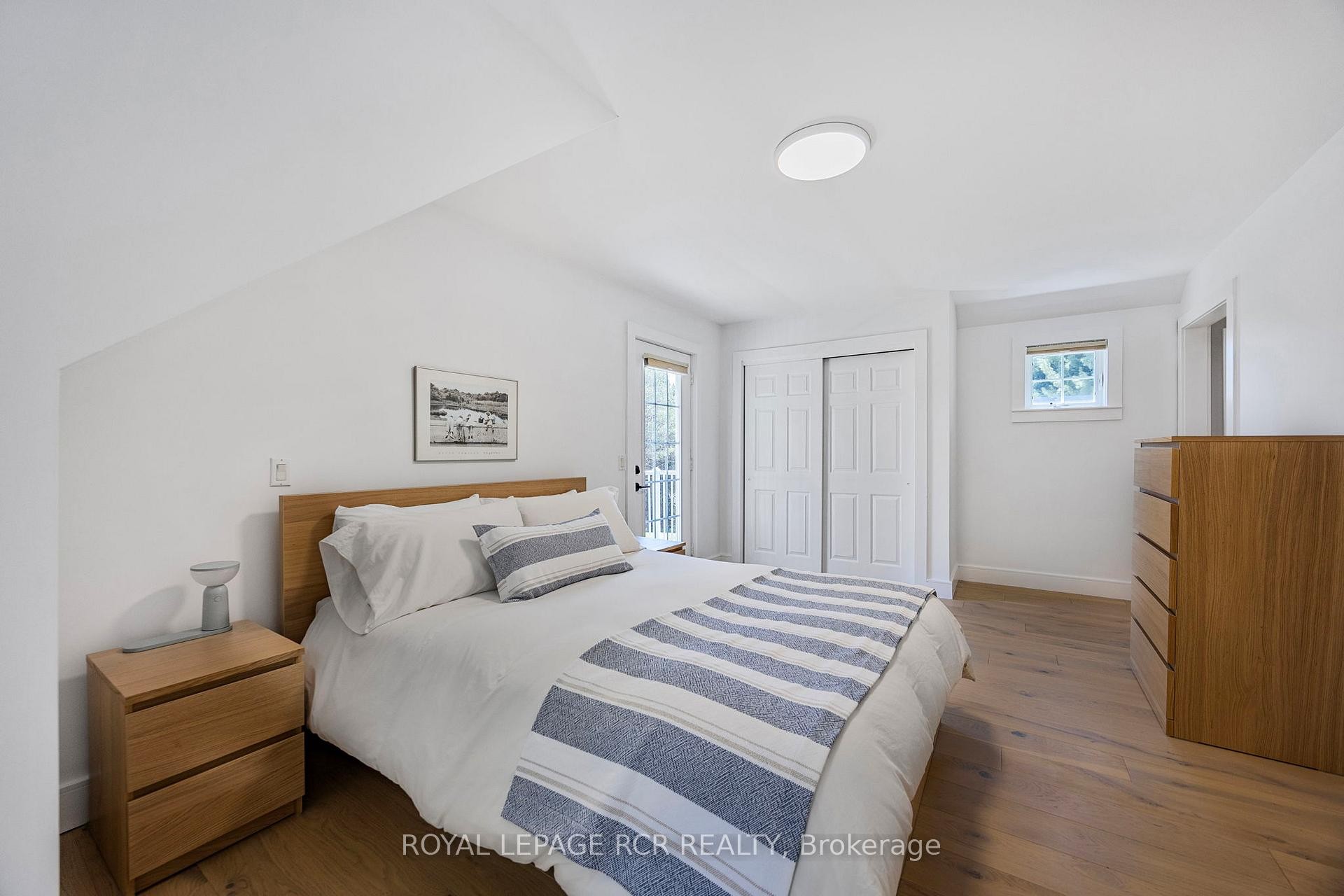 









428510


25th

Side Road,
Mono,




ON
L9V 1G4

