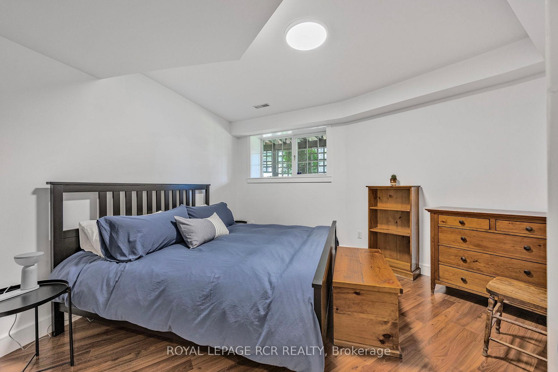 









428510


25th

Side Road,
Mono,




ON
L9V 1G4

