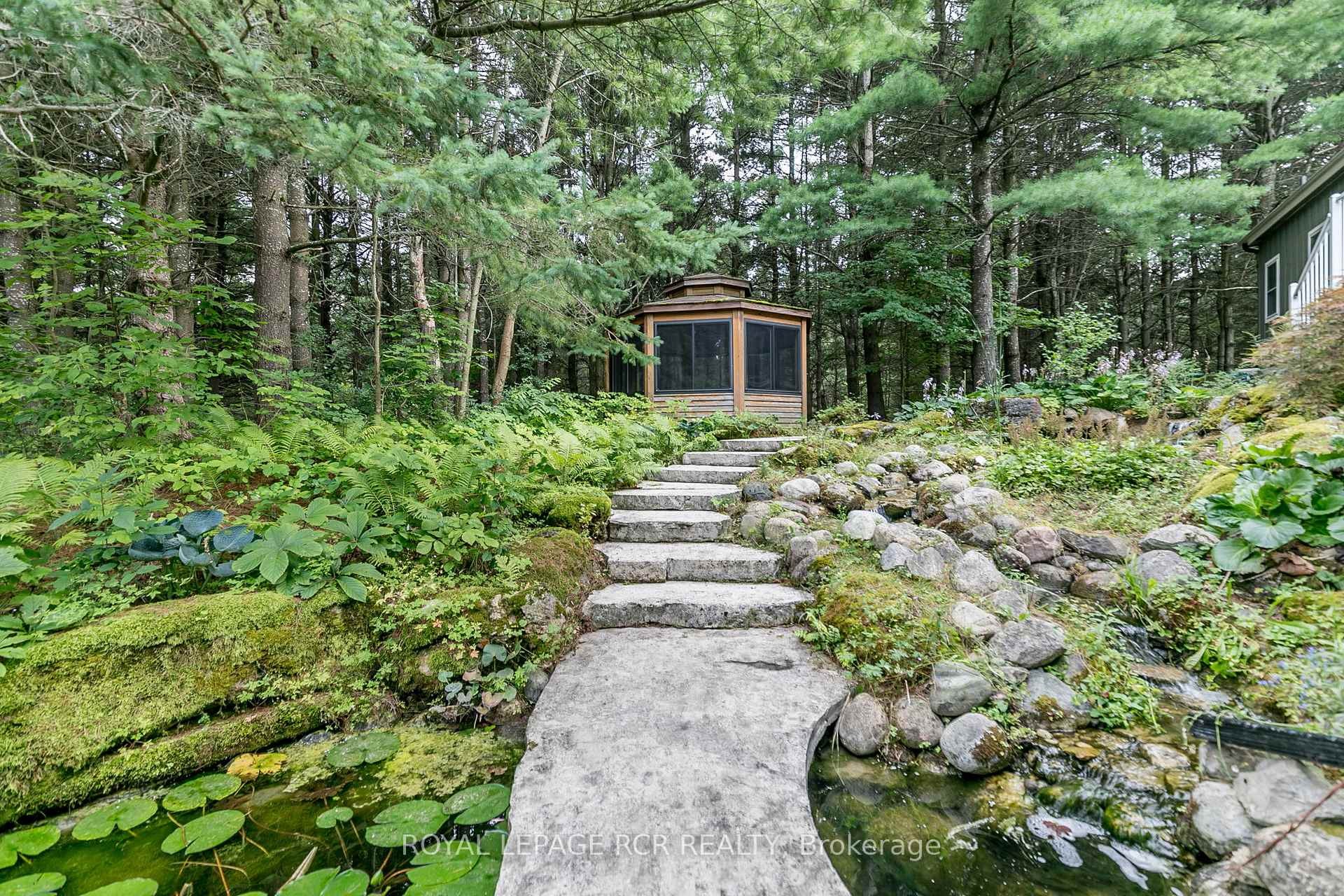 









428510


25th

Side Road,
Mono,




ON
L9V 1G4

