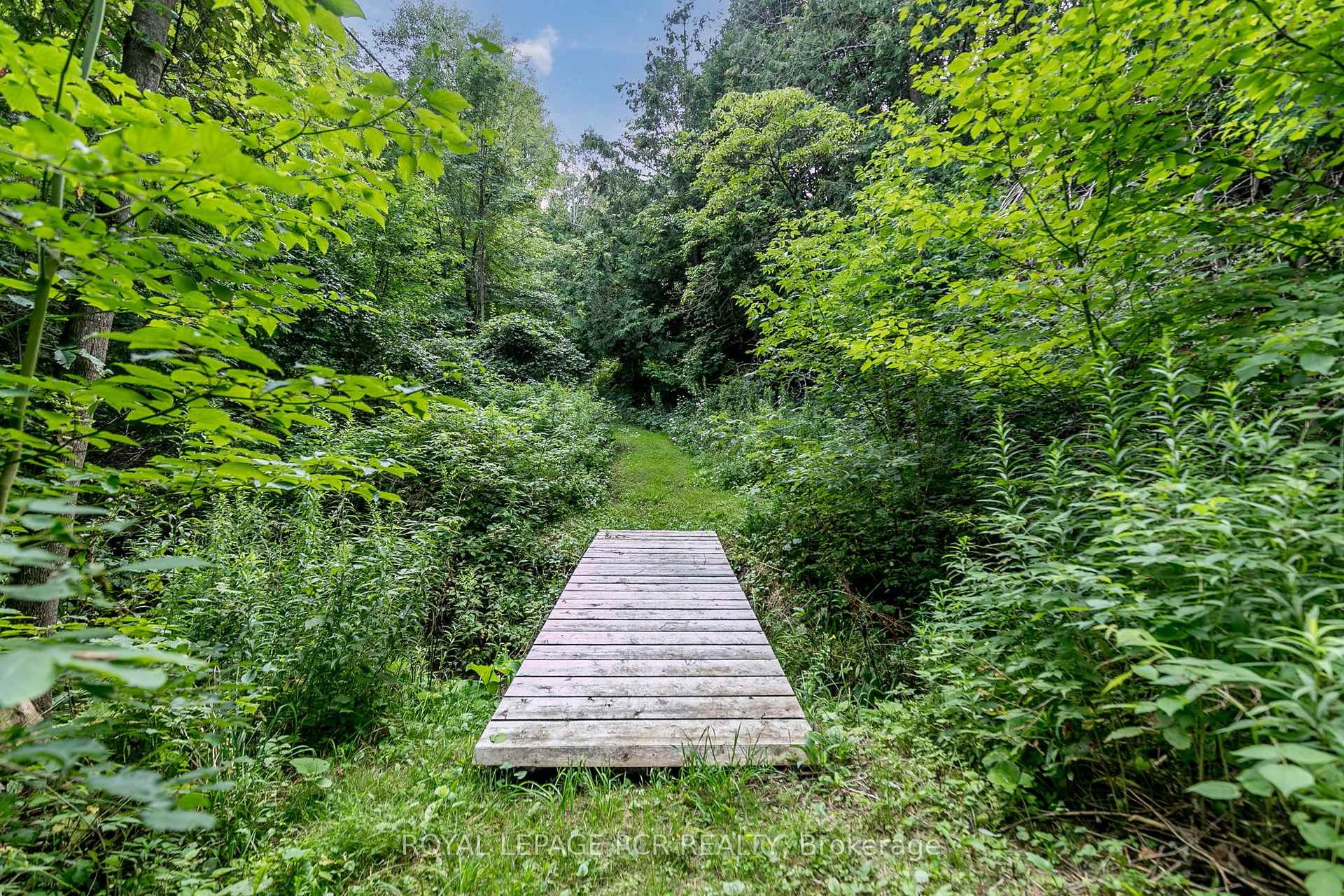 









428510


25th

Side Road,
Mono,




ON
L9V 1G4

