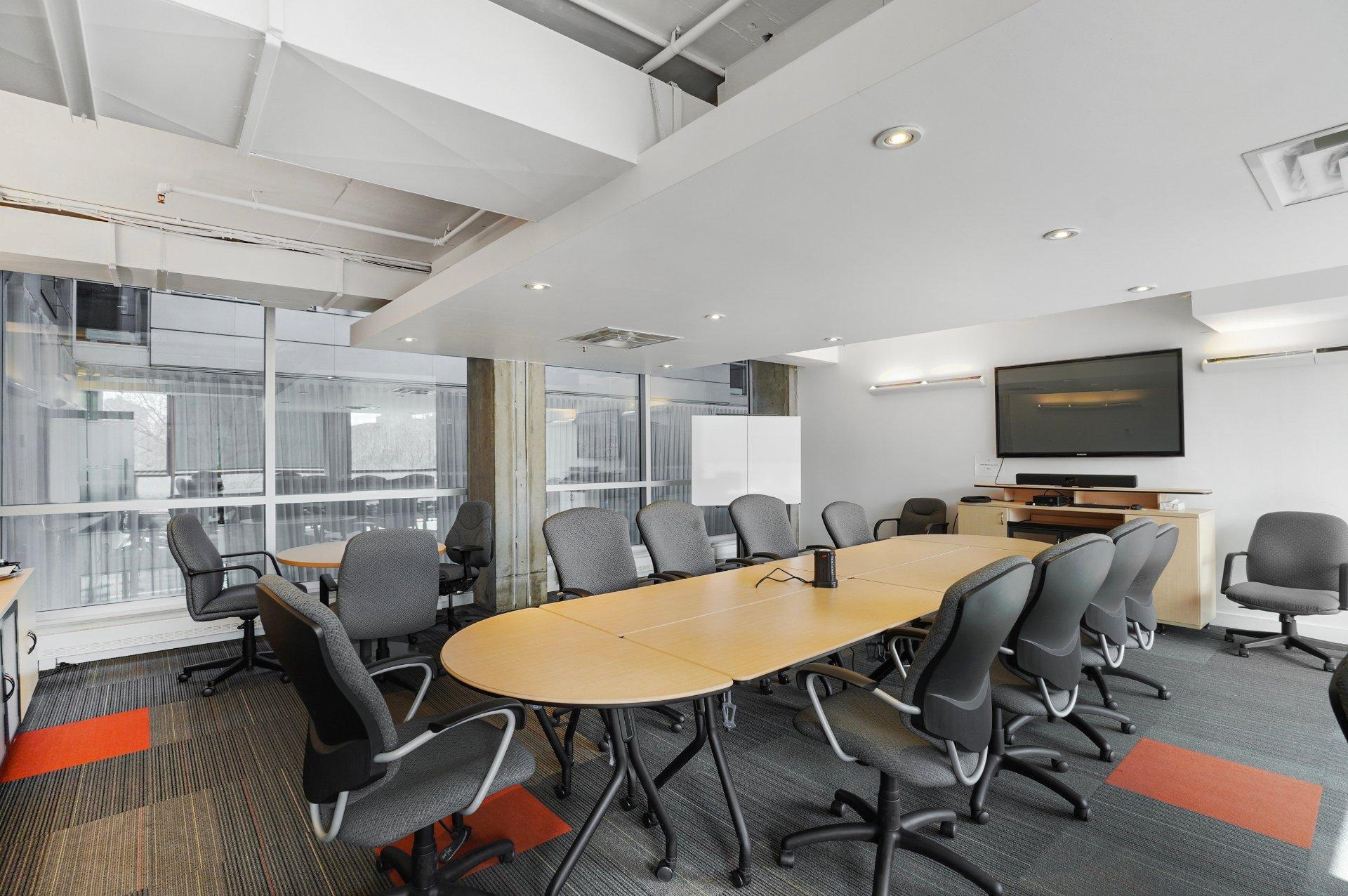 









1Z


Boul. René-Lévesque E.

,
Montréal (Ville-Marie),




QC
H2X3Z5

