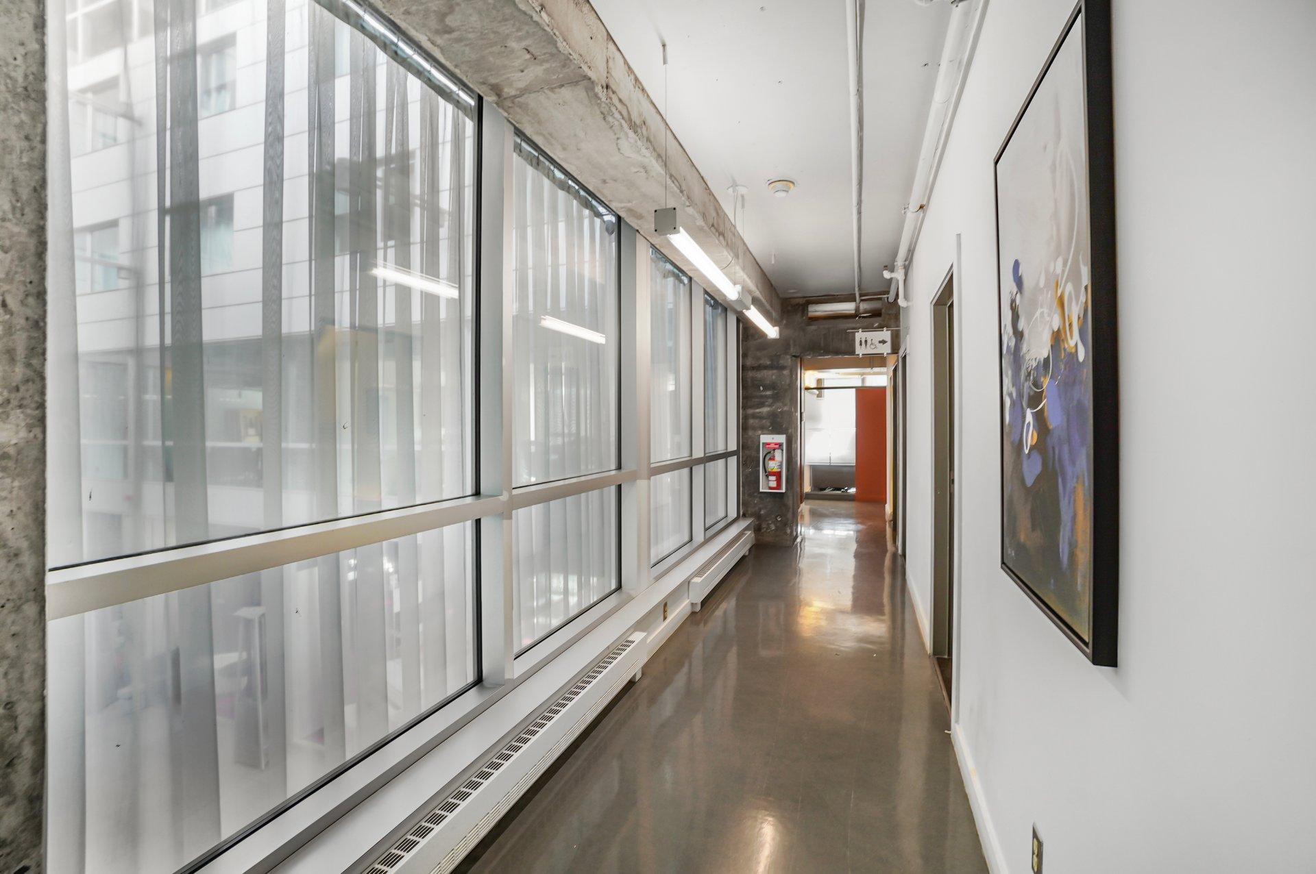 









1Z


Boul. René-Lévesque E.

,
Montréal (Ville-Marie),




QC
H2X3Z5

