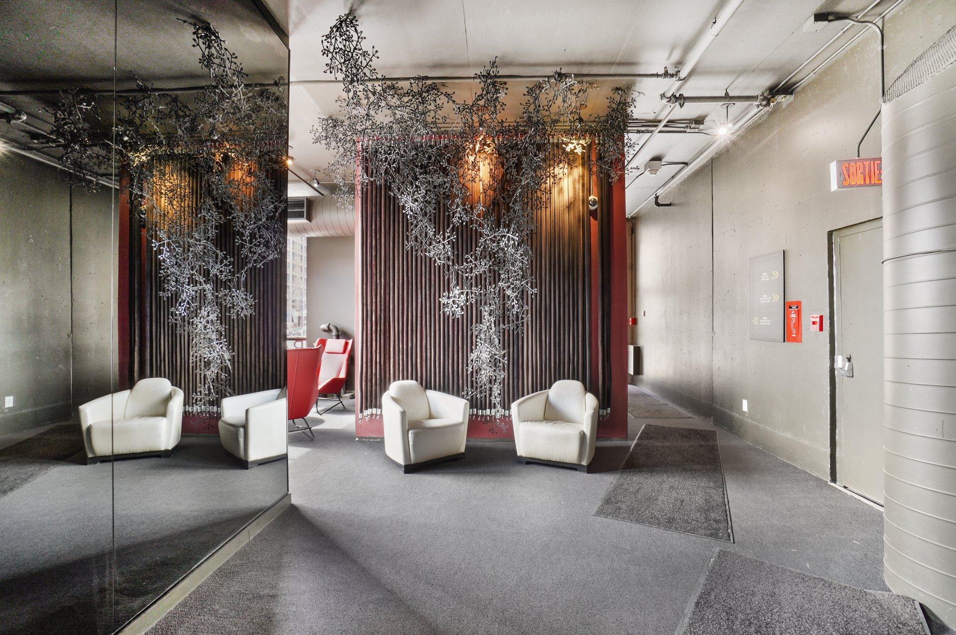 









1Z


Boul. René-Lévesque E.

,
Montréal (Ville-Marie),




QC
H2X3Z5

