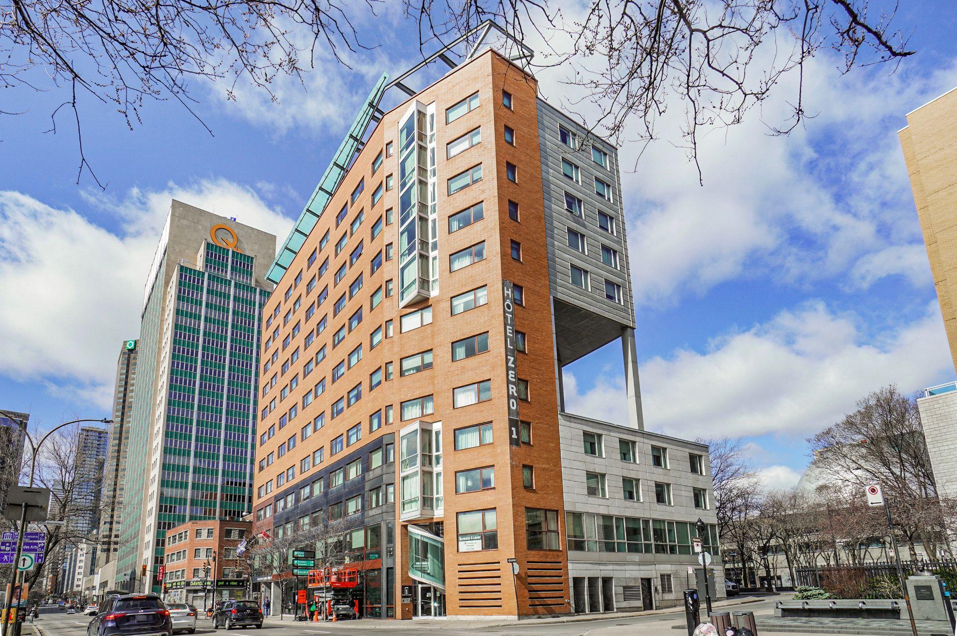 









1Z


Boul. René-Lévesque E.

,
Montréal (Ville-Marie),




QC
H2X3Z5

