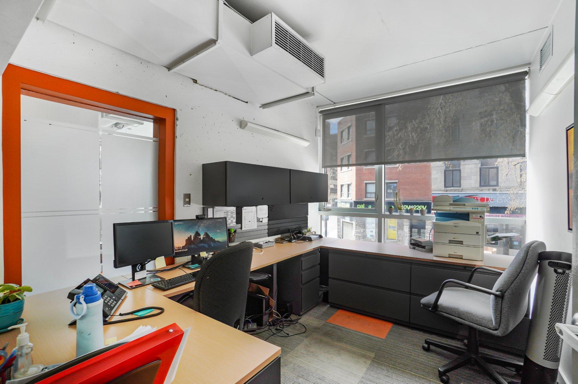 









1Z


Boul. René-Lévesque E.

,
Montréal (Ville-Marie),




QC
H2X3Z5

