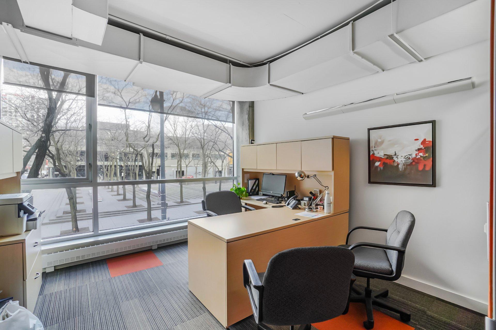 









1Z


Boul. René-Lévesque E.

,
Montréal (Ville-Marie),




QC
H2X3Z5

