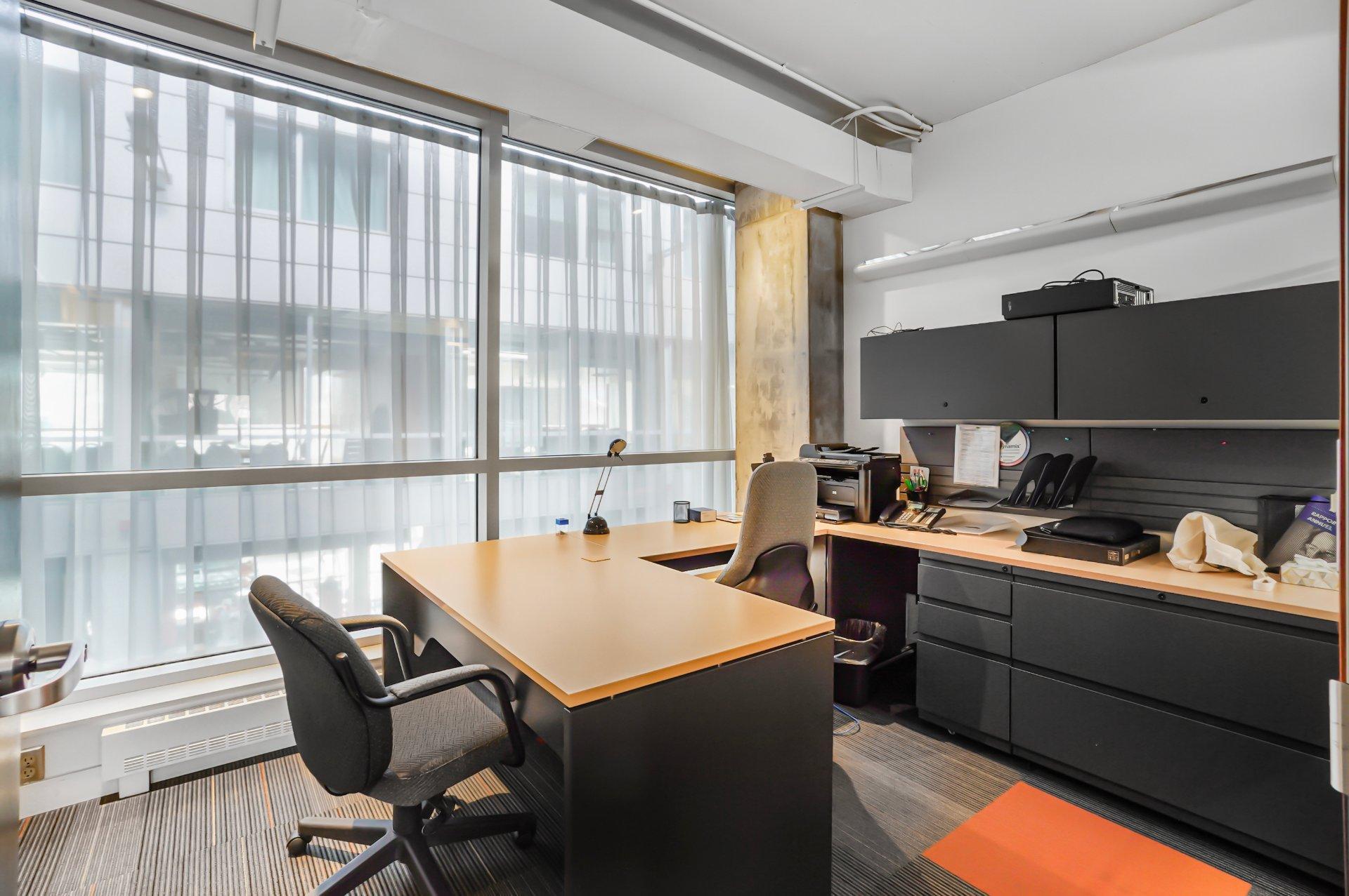 









1Z


Boul. René-Lévesque E.

,
Montréal (Ville-Marie),




QC
H2X3Z5

