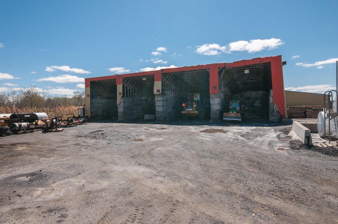 









402


Rue St-Denis

,
Saint-Alexandre,




QC
J0J1S0

