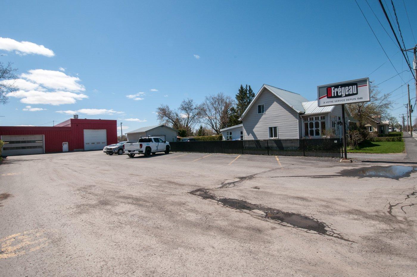 









402


Rue St-Denis

,
Saint-Alexandre,




QC
J0J1S0

