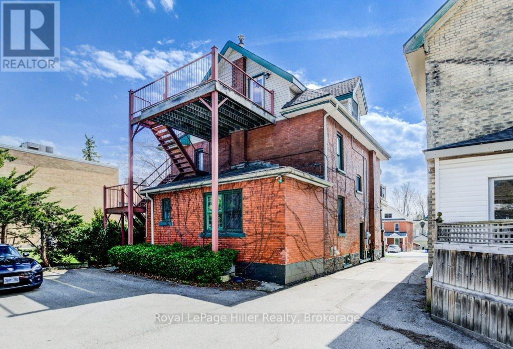 












112 HURON STREET

,
Stratford,




Ontario
N5A5S6

