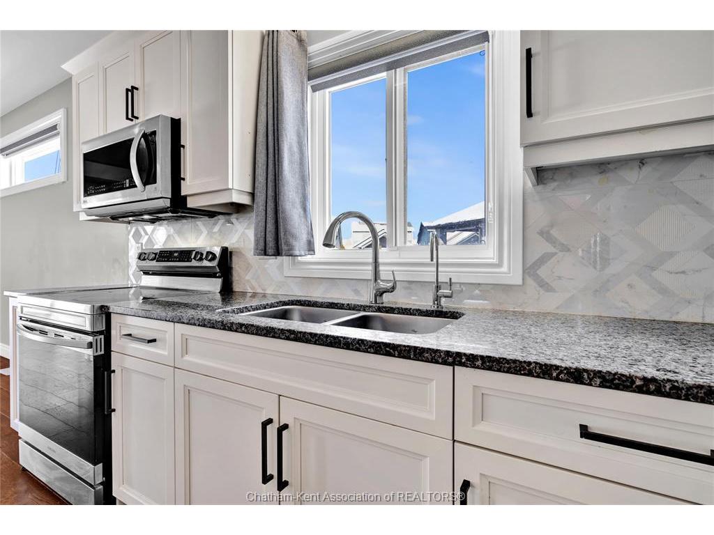 









25


Champlain

Court,
Chatham,




ON
N7L 0A4

