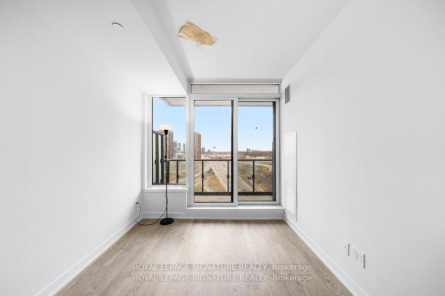 









1928


Lake Shore

Boulevard West, 2115,
Toronto,




ON
M6S 0B1

