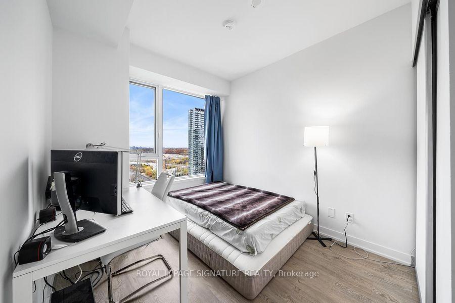 









1928


Lake Shore

Boulevard West, 2115,
Toronto,




ON
M6S 0B1

