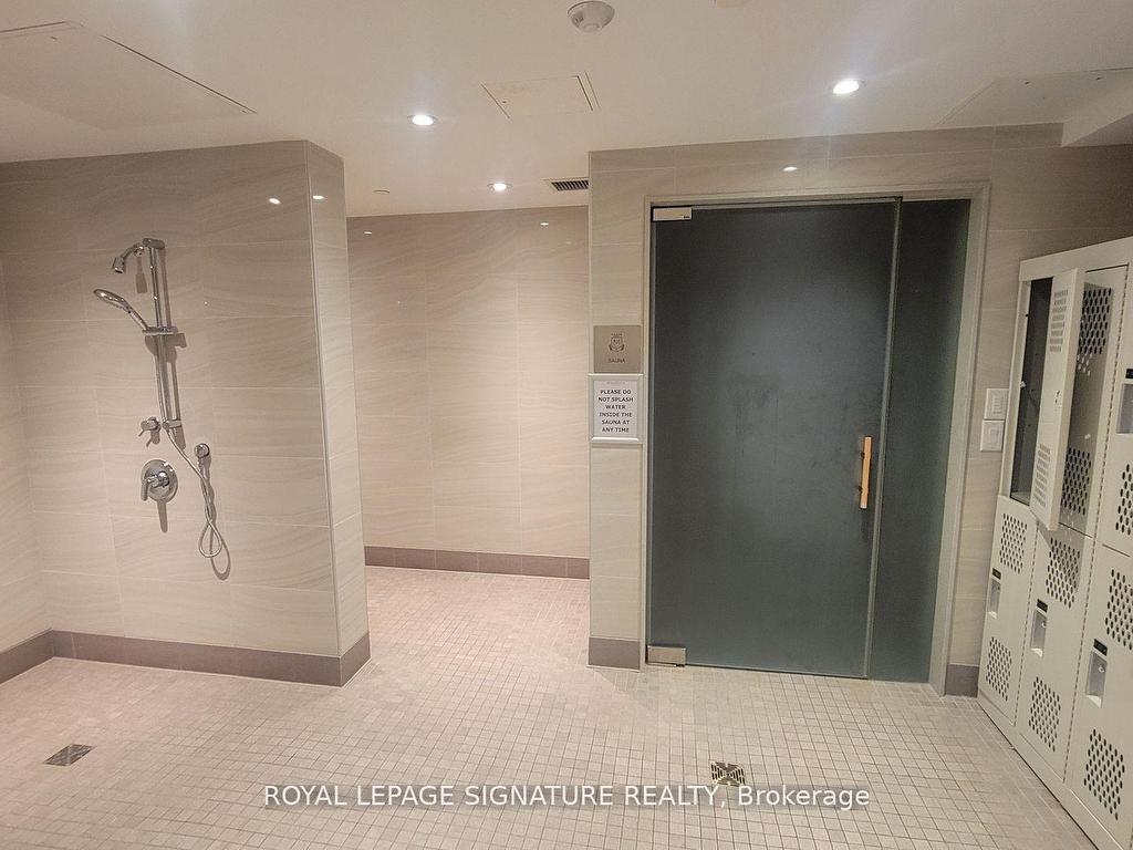 









1928


Lake Shore

Boulevard West, 2115,
Toronto,




ON
M6S 0B1


