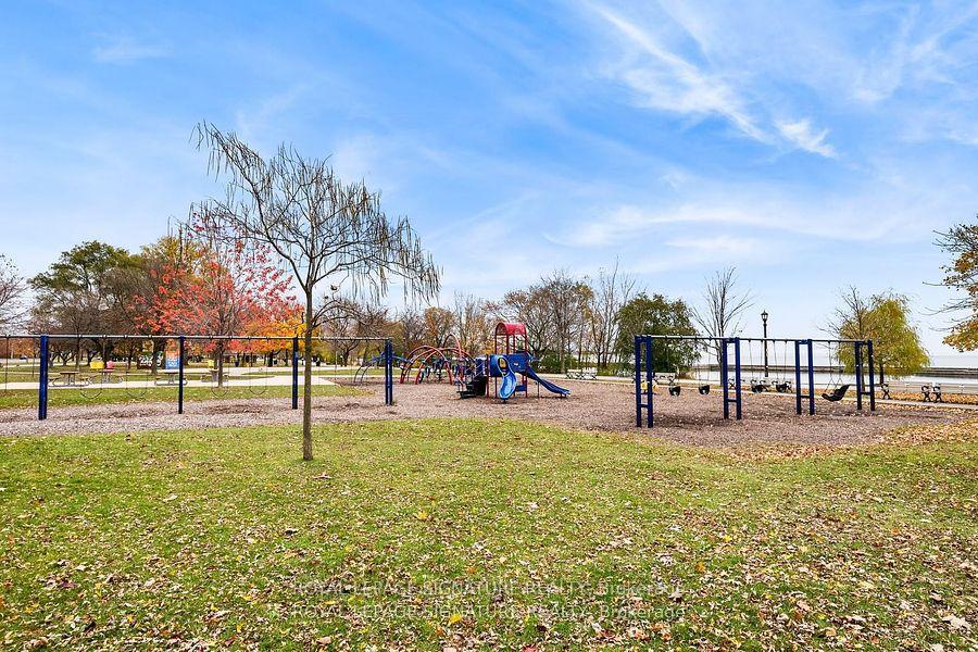 









1928


Lake Shore

Boulevard West, 2115,
Toronto,




ON
M6S 0B1

