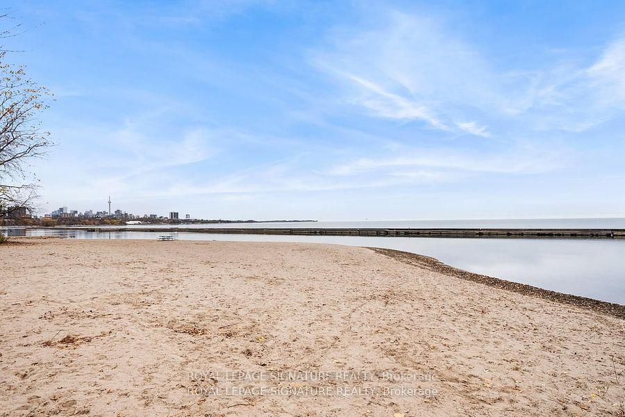 









1928


Lake Shore

Boulevard West, 2115,
Toronto,




ON
M6S 0B1

