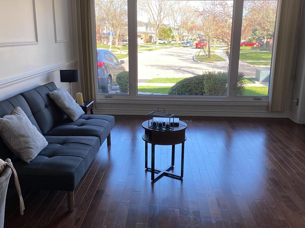 









2593


Vineland

Road,
Mississauga,




ON
L5K 2A3

