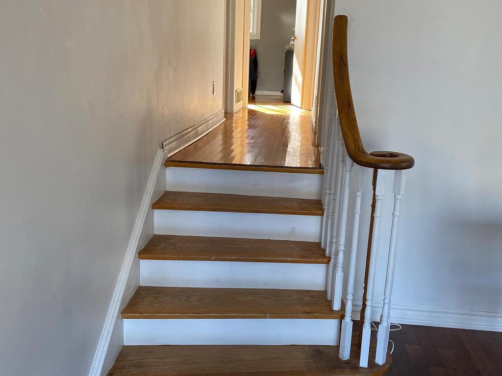 









2593


Vineland

Road,
Mississauga,




ON
L5K 2A3


