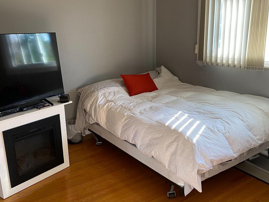 









2593


Vineland

Road,
Mississauga,




ON
L5K 2A3

