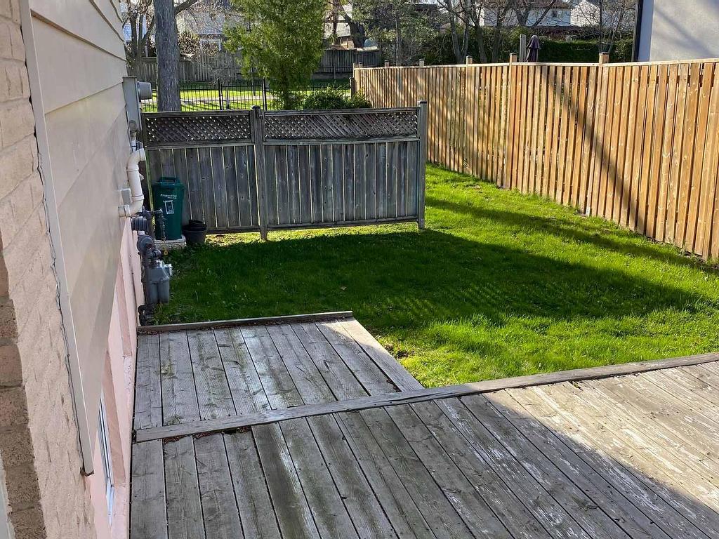 









2593


Vineland

Road,
Mississauga,




ON
L5K 2A3

