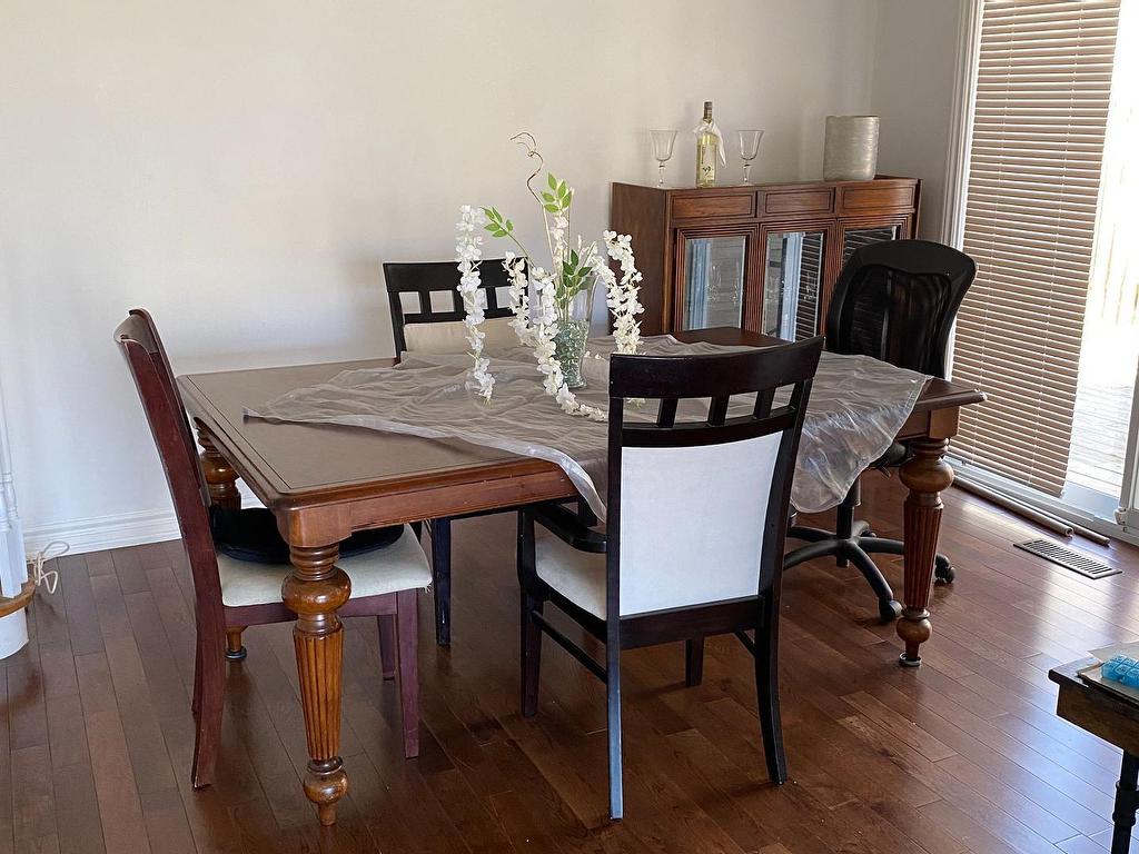 









2593


Vineland

Road,
Mississauga,




ON
L5K 2A3

