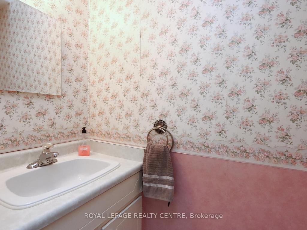 









3123


Jessica

Court,
Mississauga,




ON
L5C 1X7

