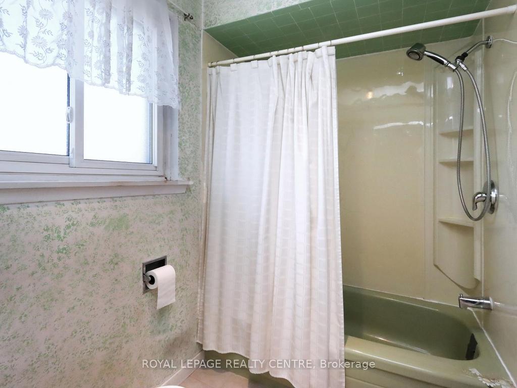 









3123


Jessica

Court,
Mississauga,




ON
L5C 1X7

