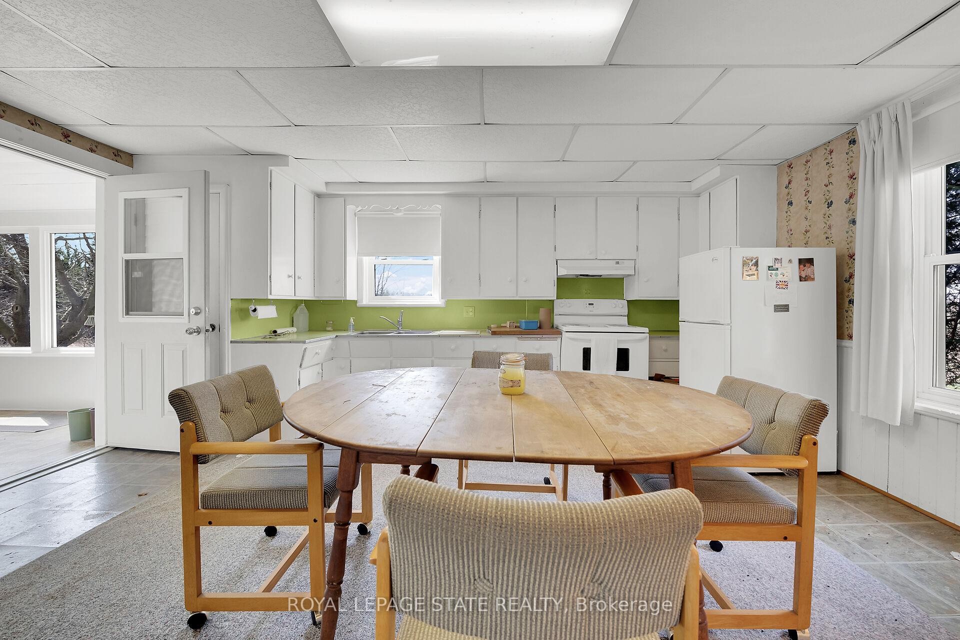 









521


Baptist Church

Road,
Brant,







ON
N3W 2G9

