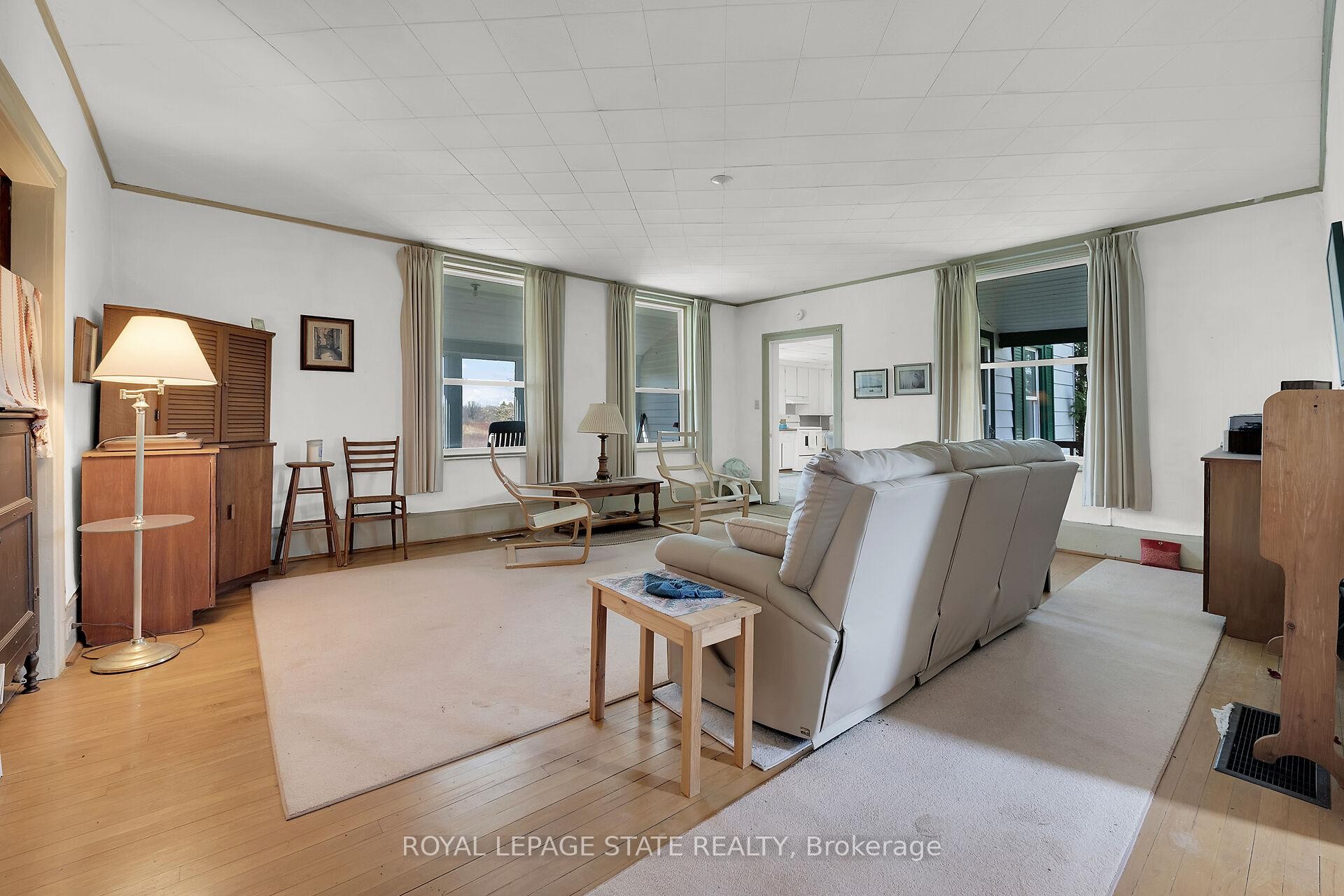 









521


Baptist Church

Road,
Brant,







ON
N3W 2G9

