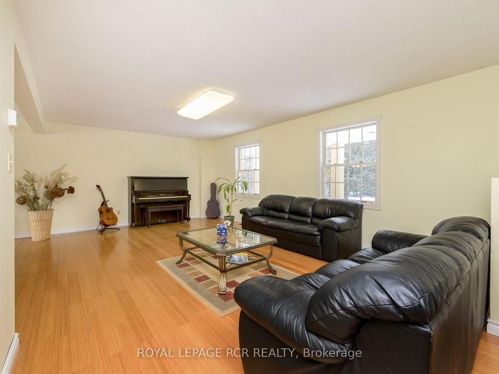 









919


Guelph

Road,
Centre Wellington,




ON
N1M 3G5

