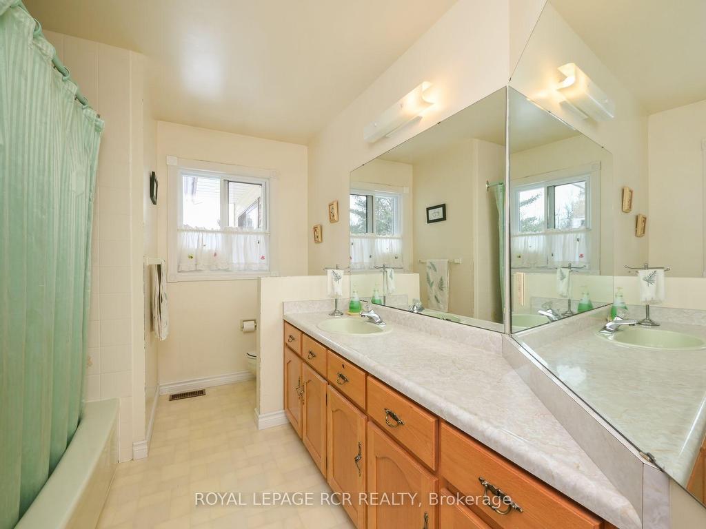 









919


Guelph

Road,
Centre Wellington,




ON
N1M 3G5


