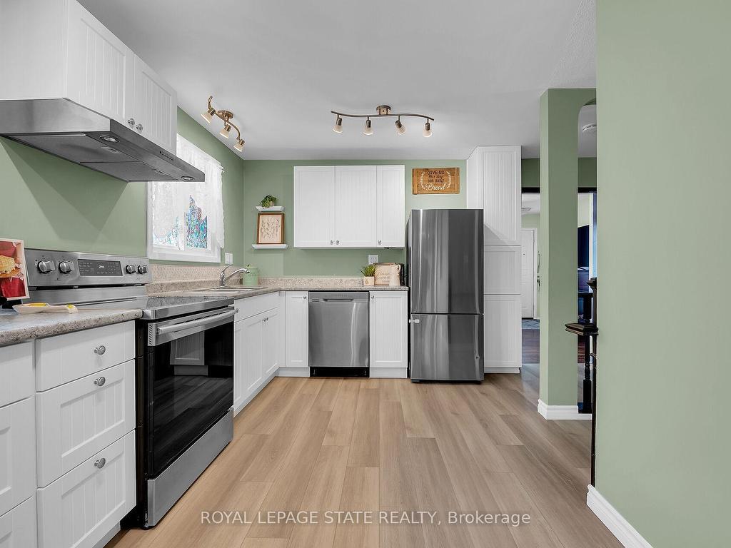 









221


East 24th

Street,
Hamilton,




ON
L8V 2Y5

