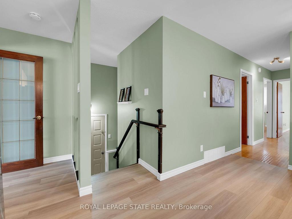 









221


East 24th

Street,
Hamilton,




ON
L8V 2Y5


