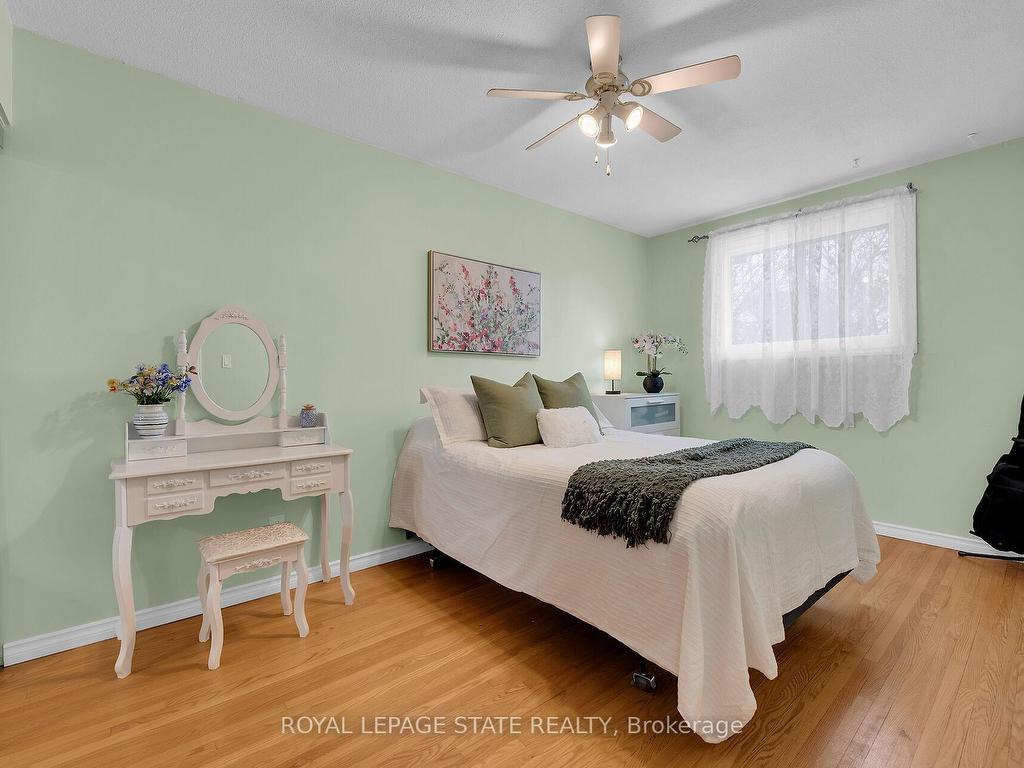 









221


East 24th

Street,
Hamilton,




ON
L8V 2Y5

