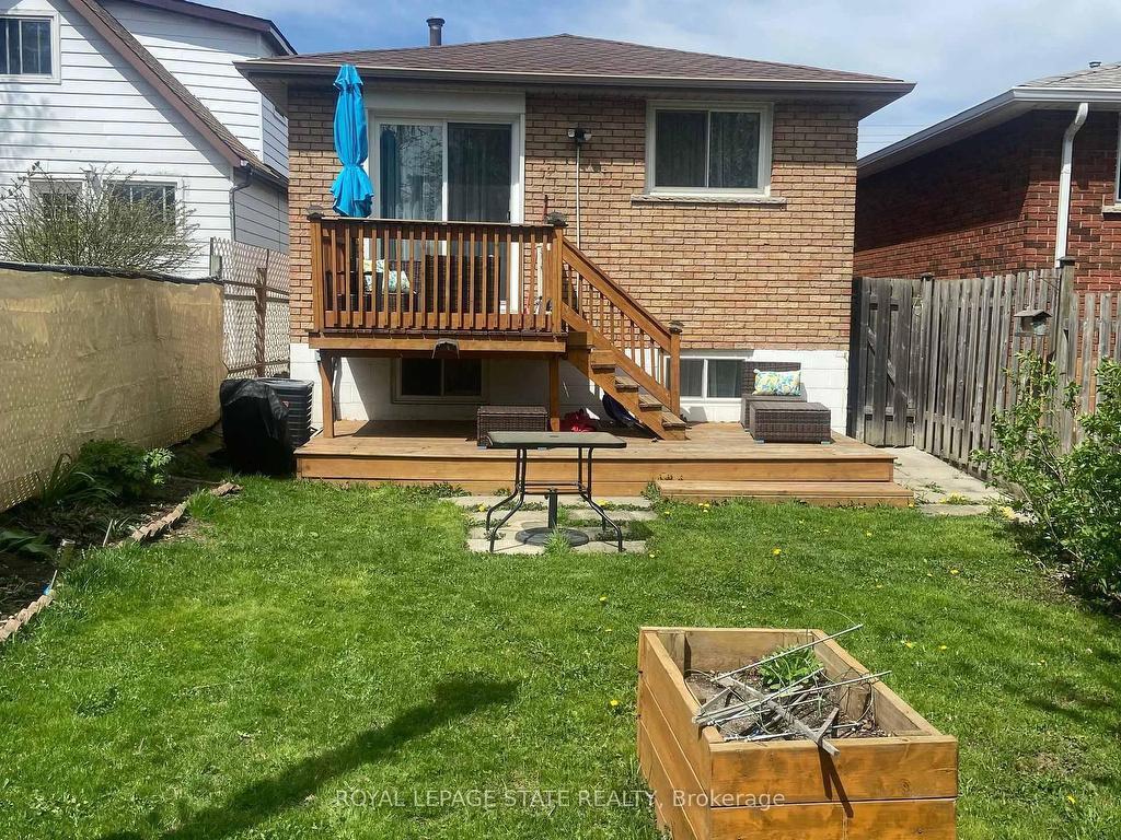 









221


East 24th

Street,
Hamilton,




ON
L8V 2Y5

