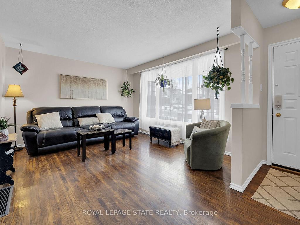 









221


East 24th

Street,
Hamilton,




ON
L8V 2Y5

